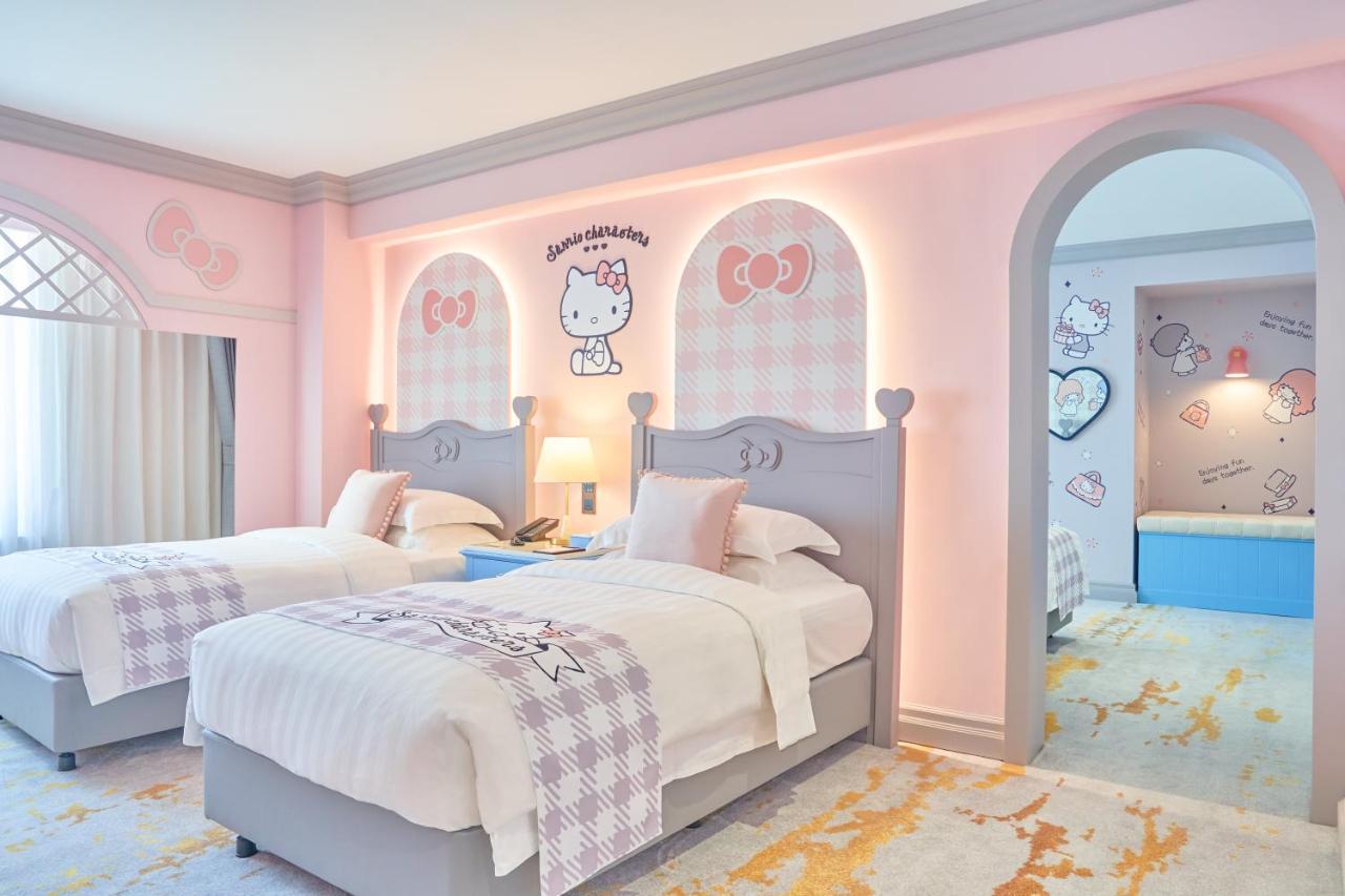 Grand Hi Lai Hotel Kaohsiung Zewnętrze zdjęcie Hello Kitty themed hotel room